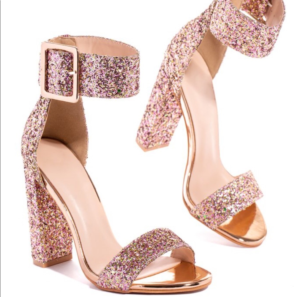 ❣️SOLD❣️Rose Gold heels